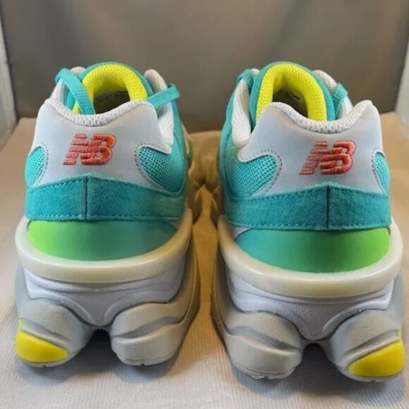 New Balance 9060 DTLR Cyan Burst Men Sneaker U9060DBT - Picture 4 of 8